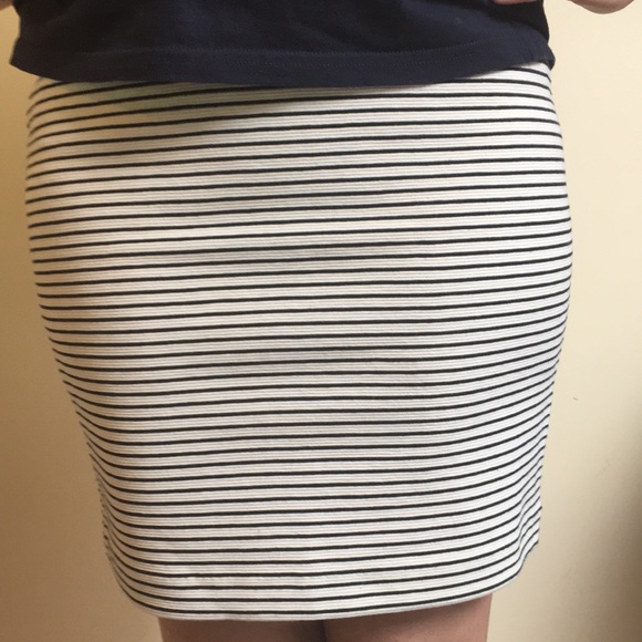 NWT, Loft black & white skirt - Picture 5 of 5
